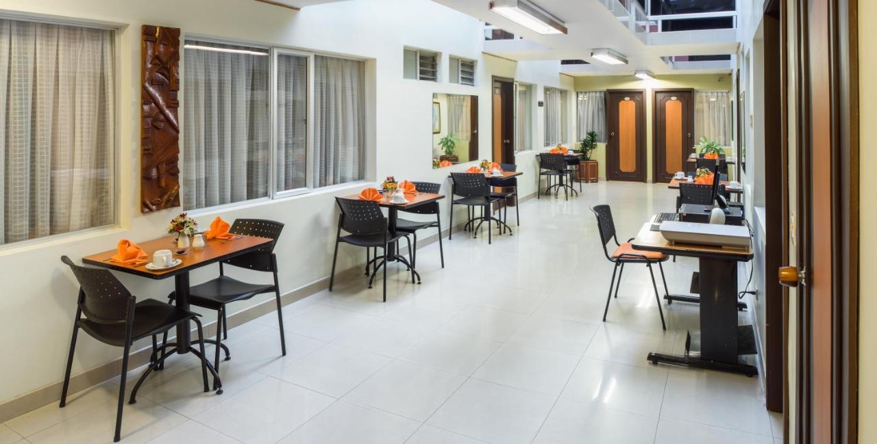 Hotel Americana פאסטו מראה חיצוני תמונה